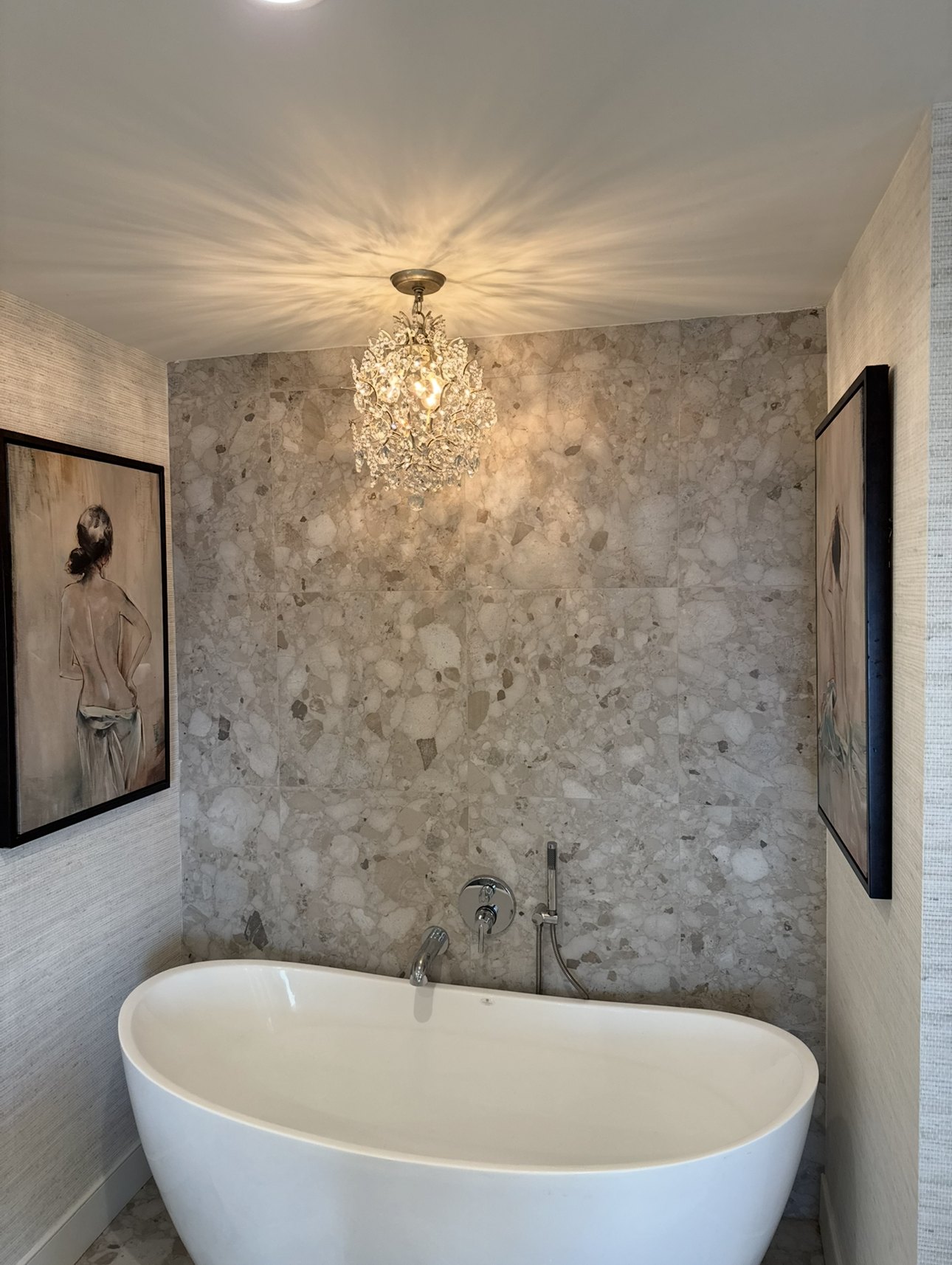 Before: freestanding tub nook